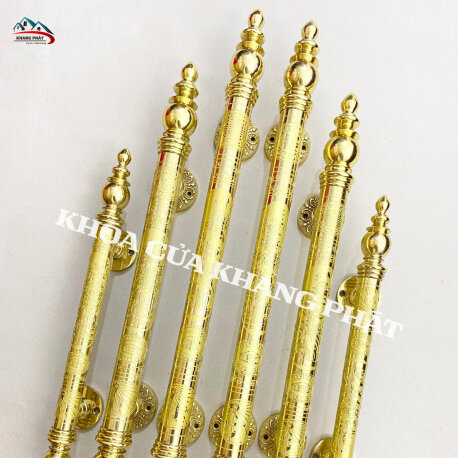 Tay kéo cửa nhà gỗ bằng đồng chạm khắc hoa văn sang trọng