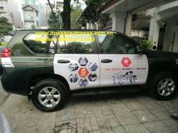 Thi công dán quảng cáo trên xe hơi nhanh chóng, uy tín nhất tại Hồ Chí Minh